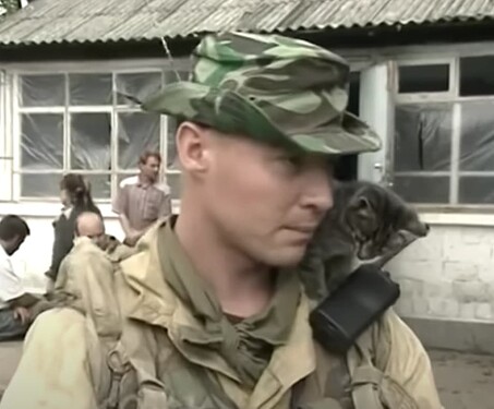soldier_with_a_cat